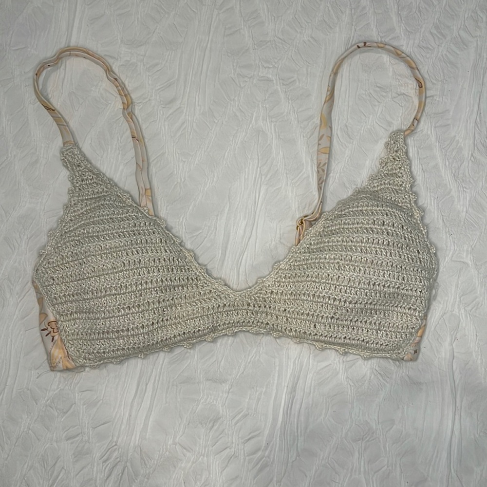 Knitted bikini top